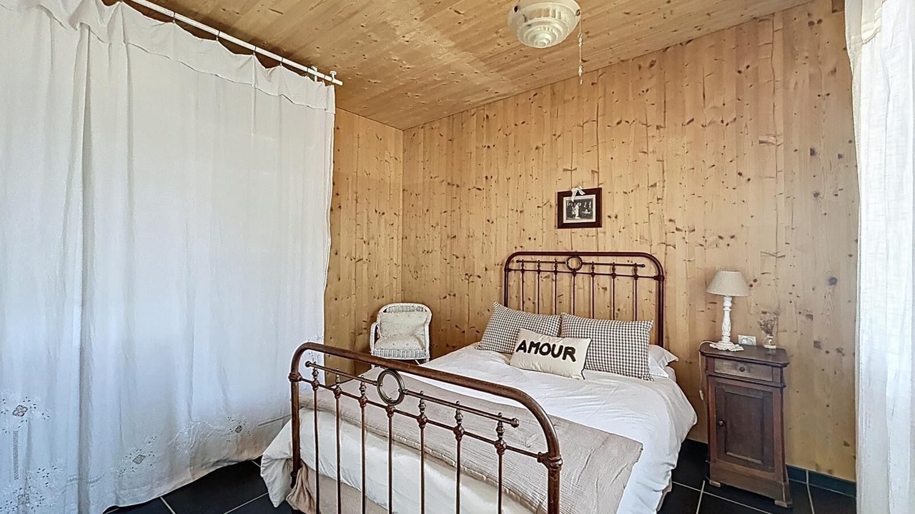 Photo of Bedroom in Grospierres
