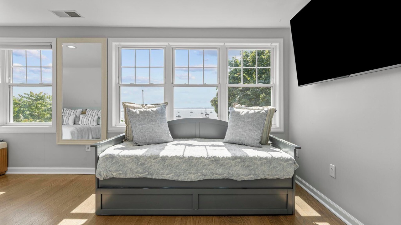 Photo of Bedroom in East Shore