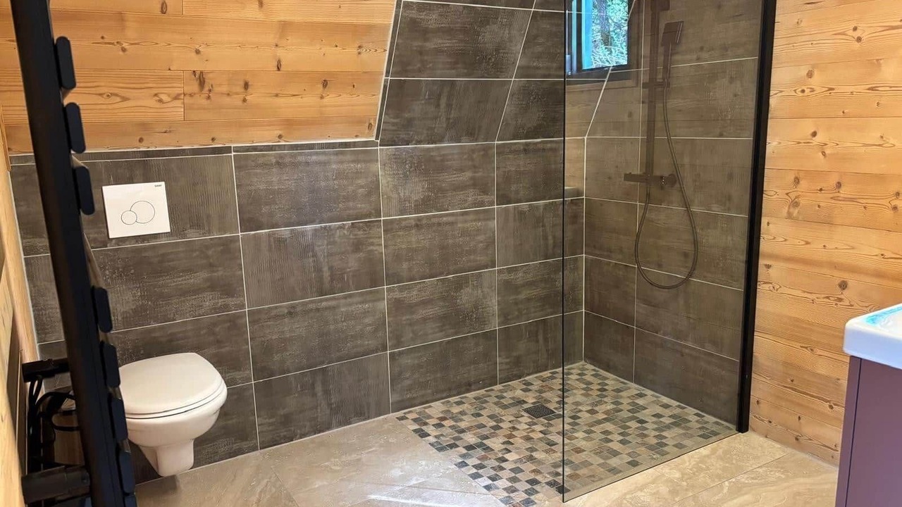 Photo of Bathroom in Bathernay