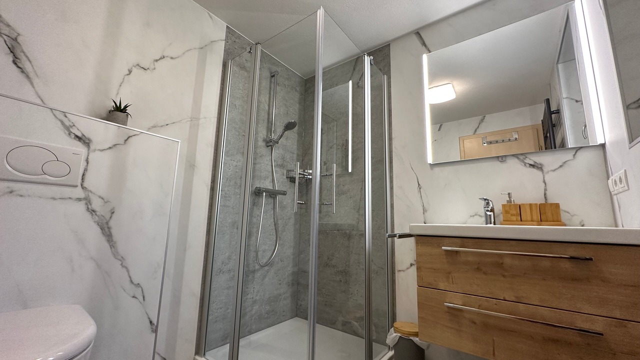 Photo of Bathroom in Rust