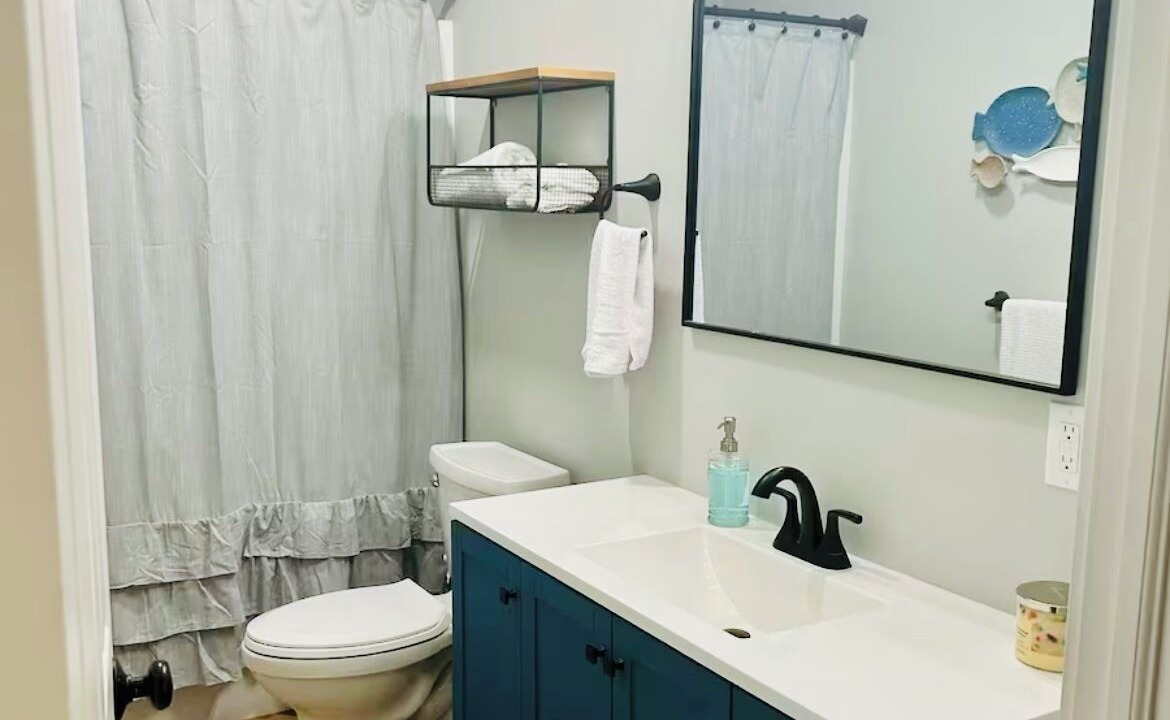 Photo of Bathroom in Twin Lake
