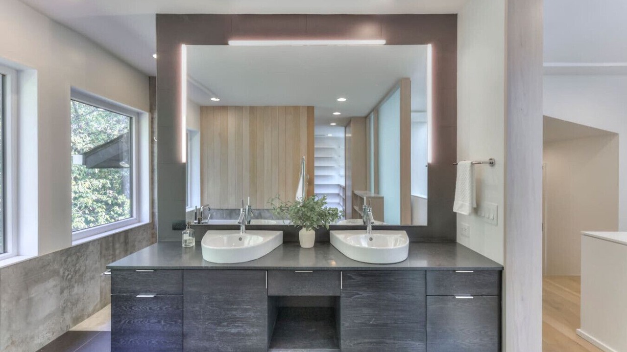 Photo of Bathroom in Brentwood