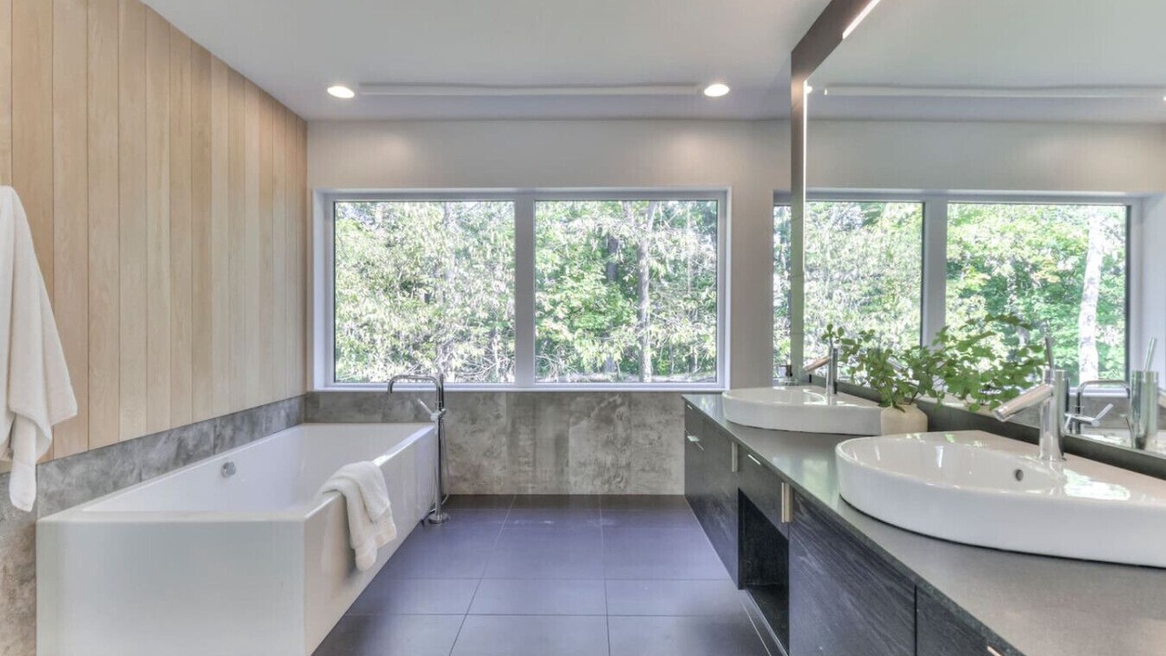 Photo of Bathroom in Brentwood