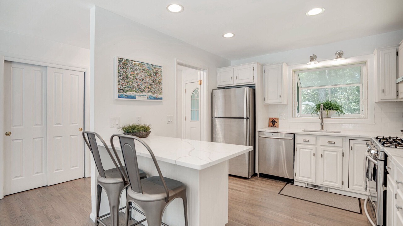 Photo of Kitchen in East Hampton