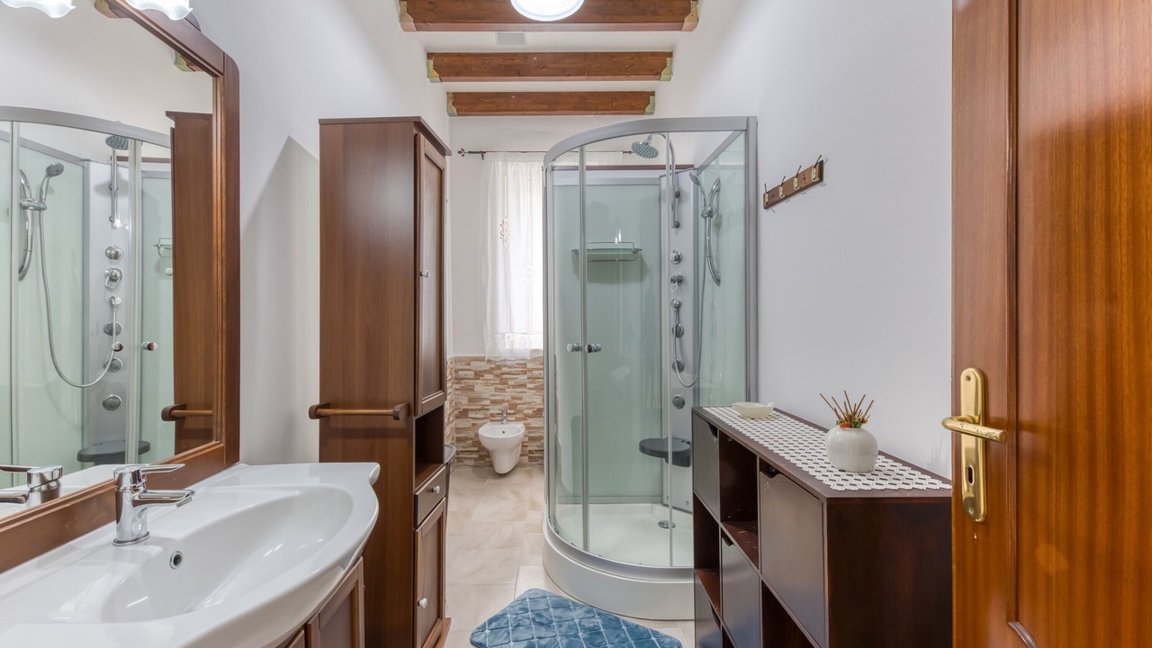 Photo of Bathroom in Surano