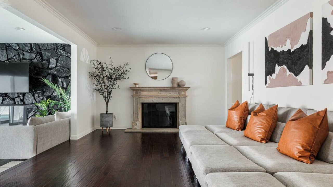 Photo of Livingroom in Los Altos