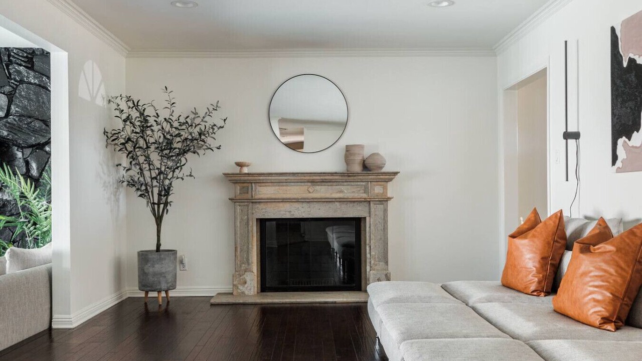 Photo of Livingroom in Los Altos