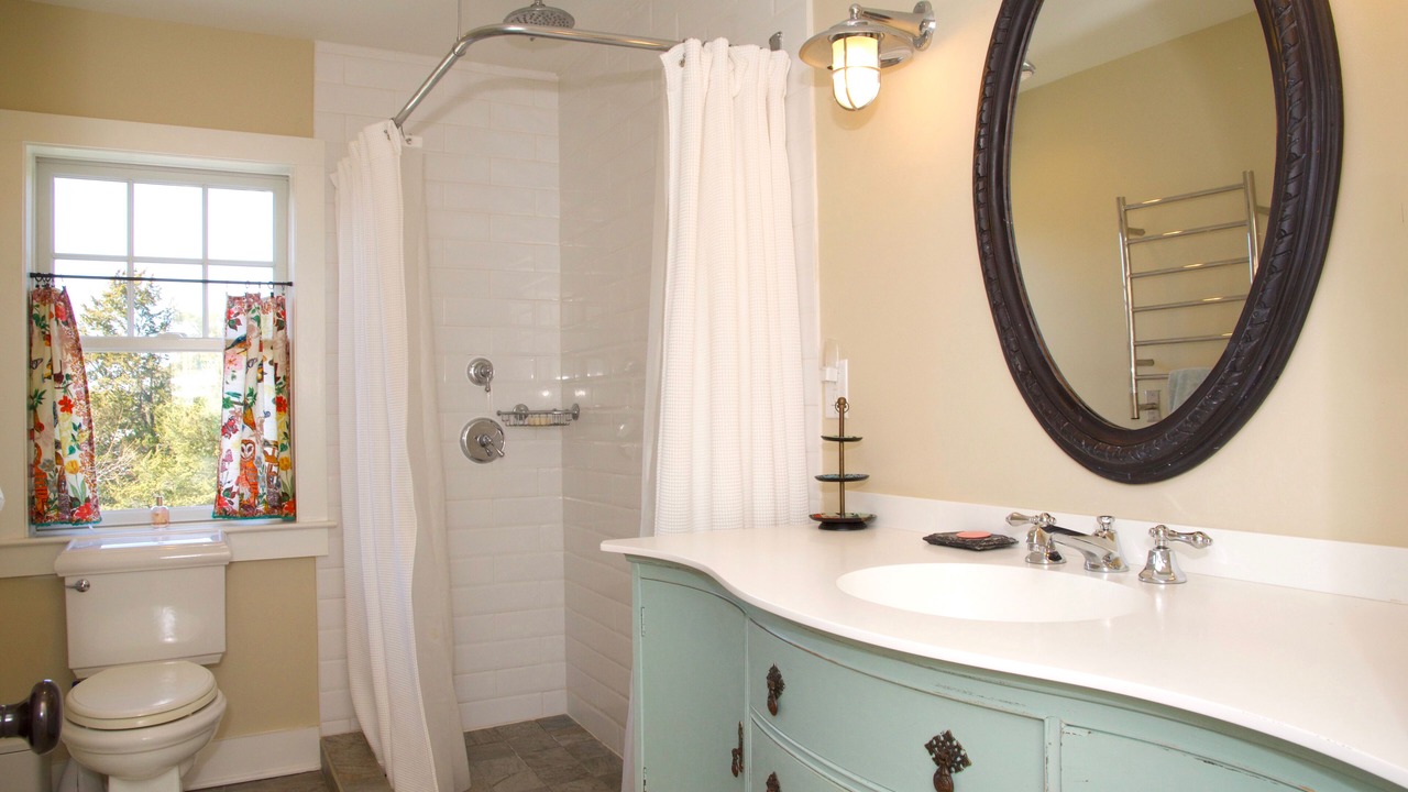 Photo of Bathroom in Aquebogue