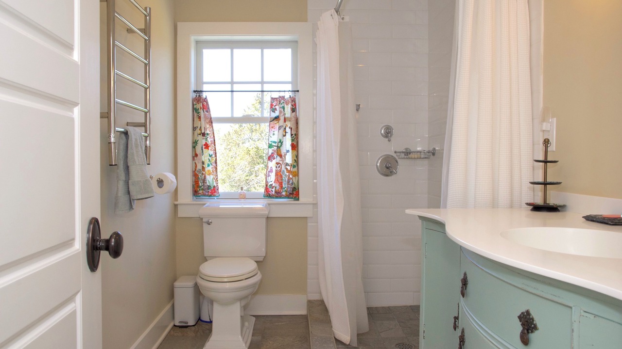 Photo of Bathroom in Aquebogue