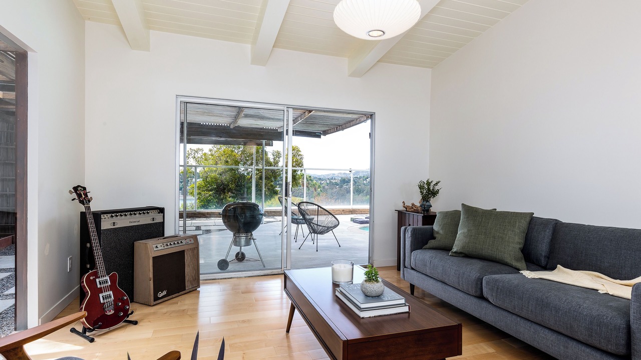 Photo of Livingroom in Silver Lake