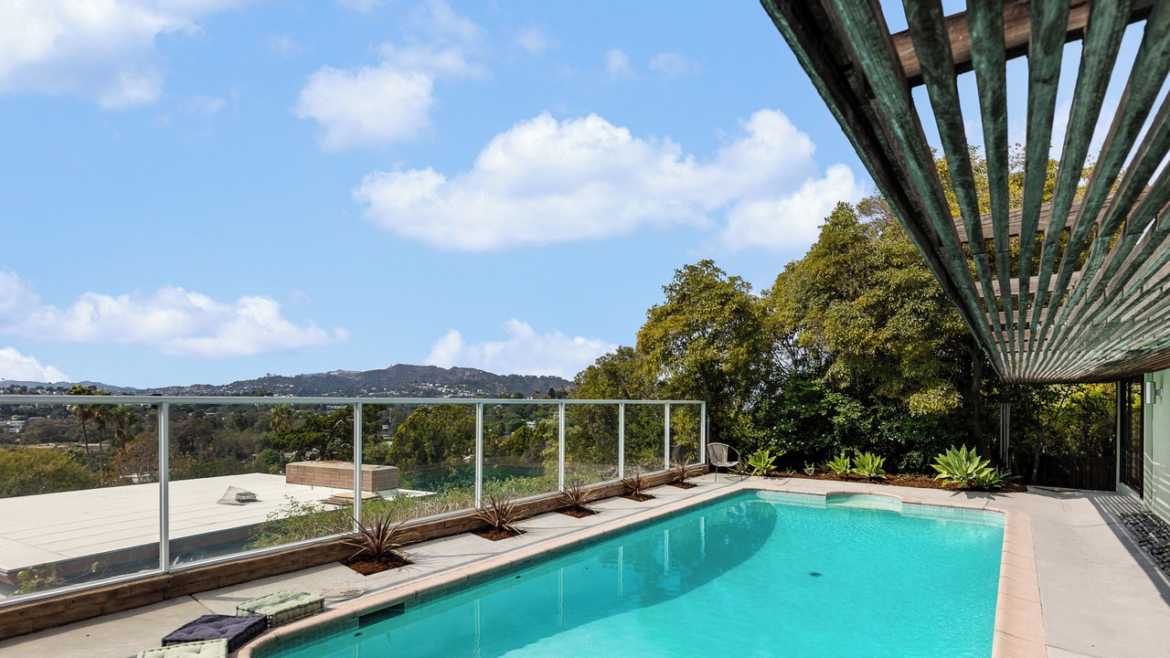 Photo of Outdoor in Silver Lake