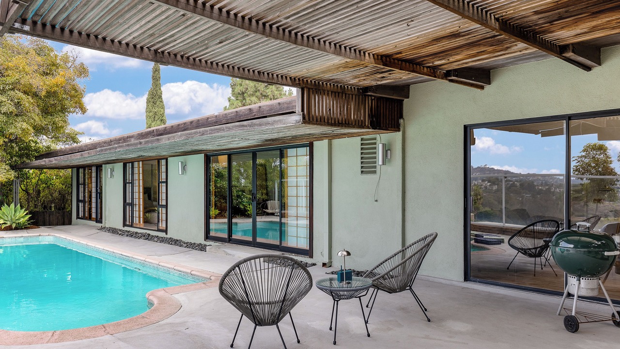 Photo of Outdoor in Silver Lake