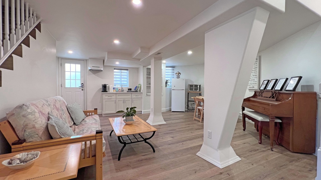 Photo of Livingroom in Millbrae