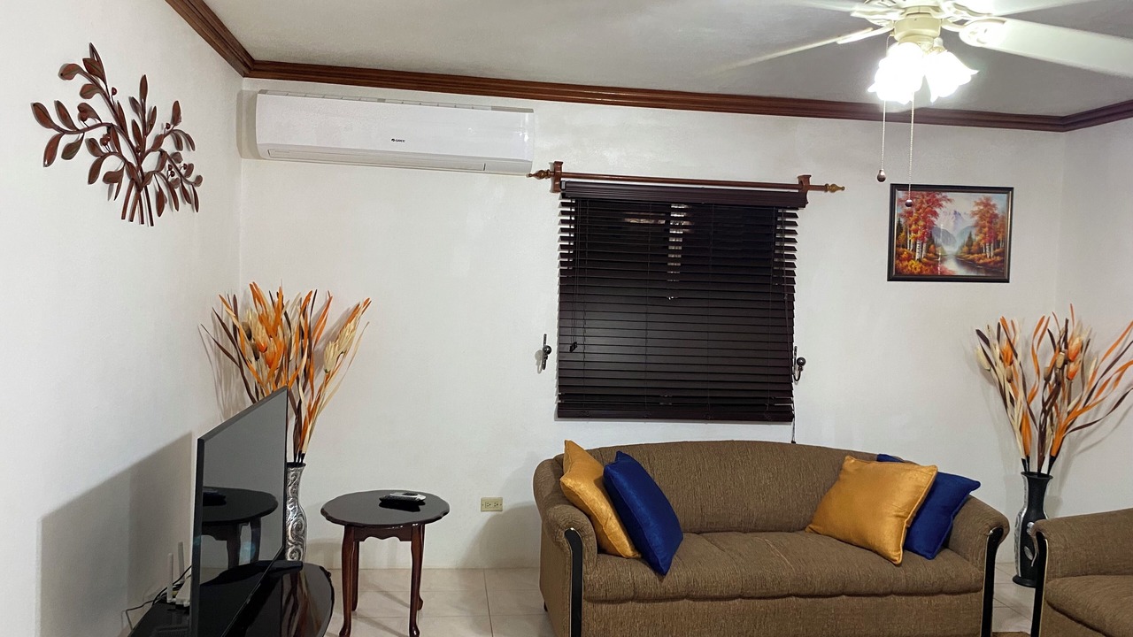 Photo of Livingroom in George Hill