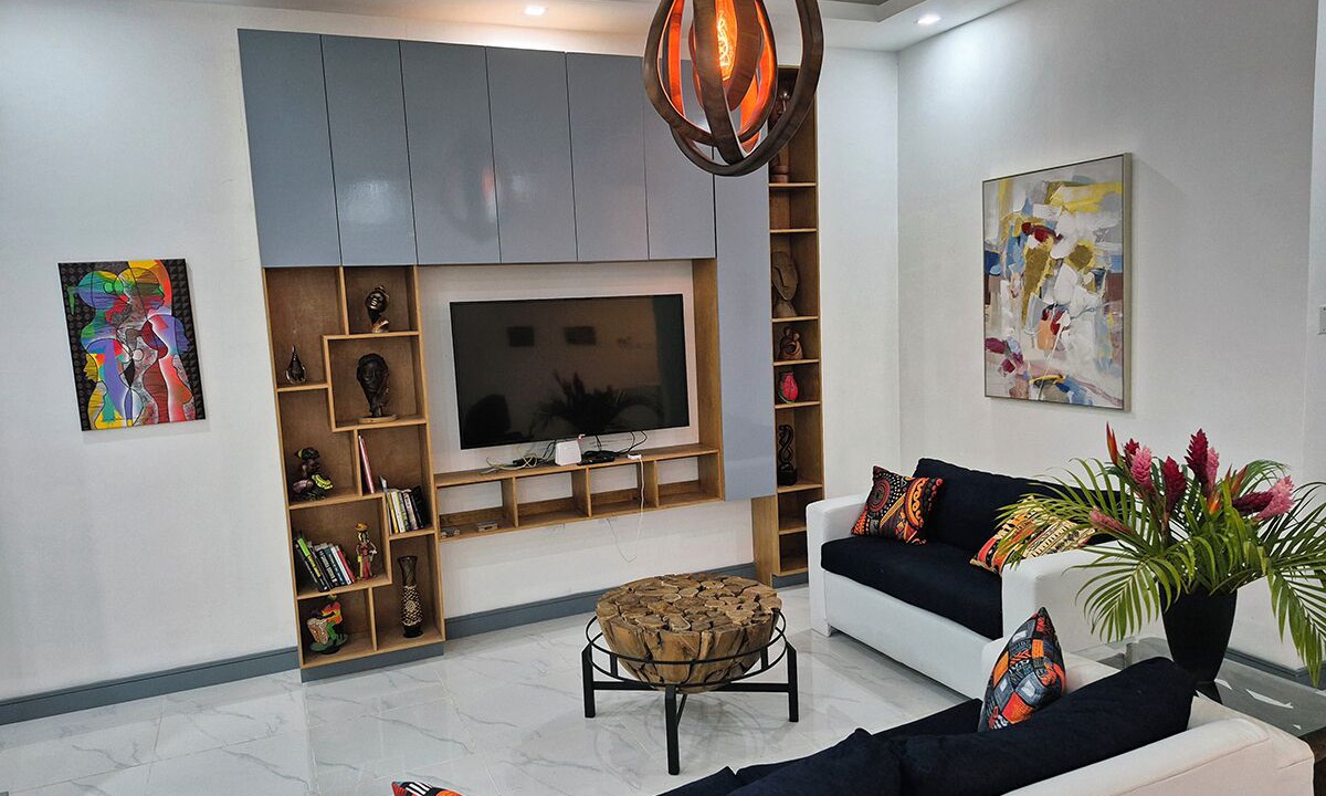 Photo of Livingroom in Whitehouse