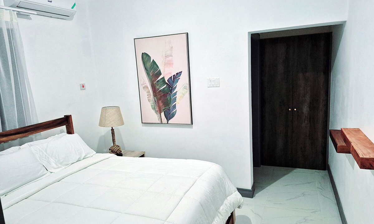 Photo of Bedroom in Whitehouse