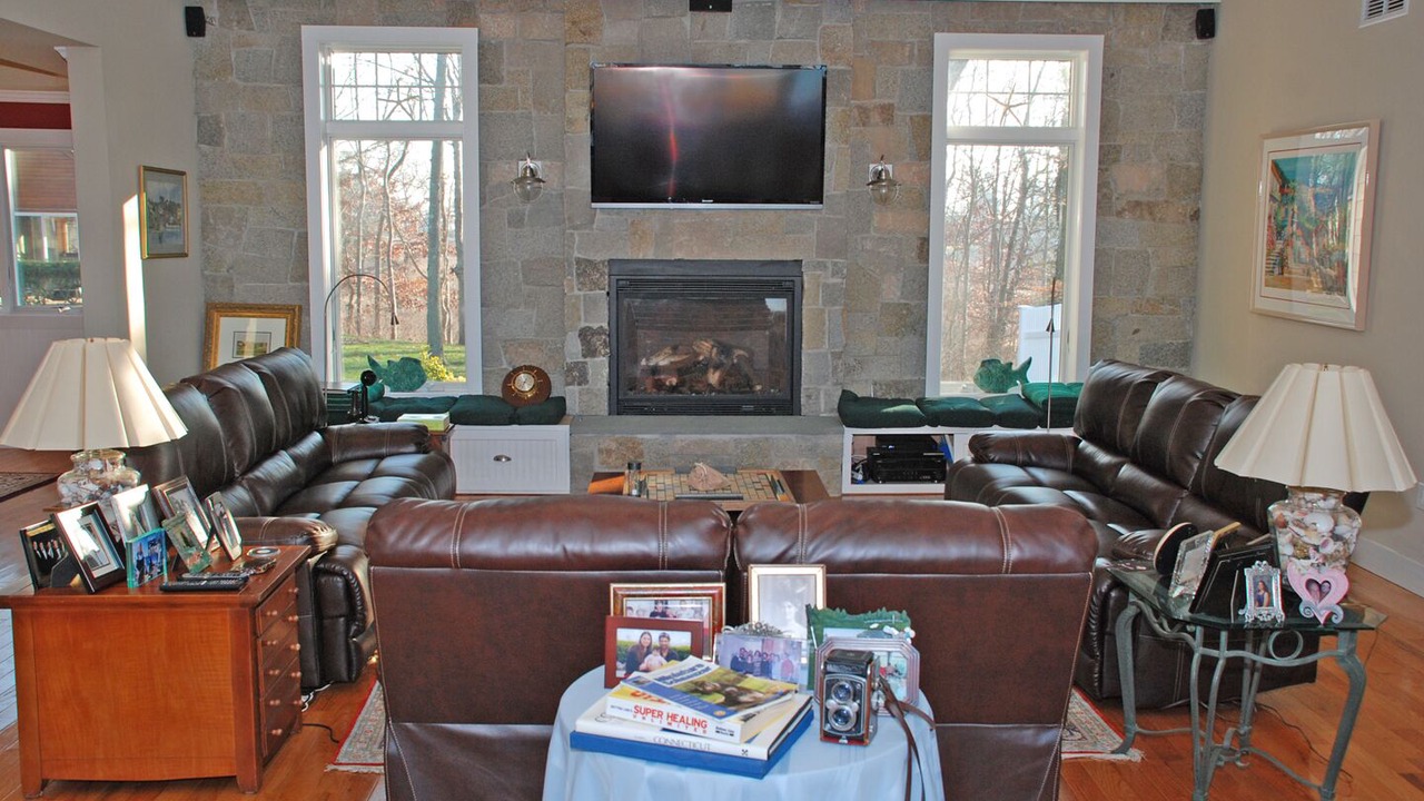Photo of Livingroom in Old Saybrook