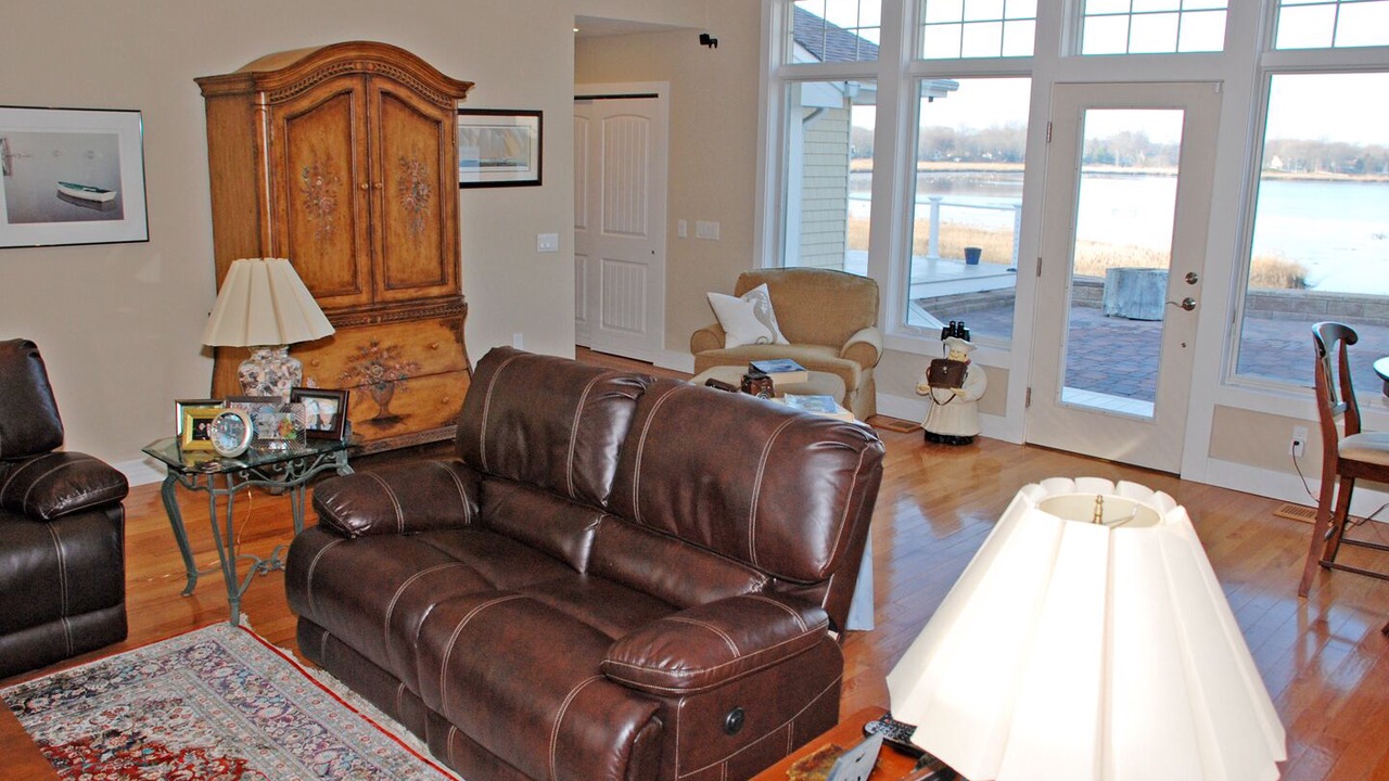 Photo of Livingroom in Old Saybrook