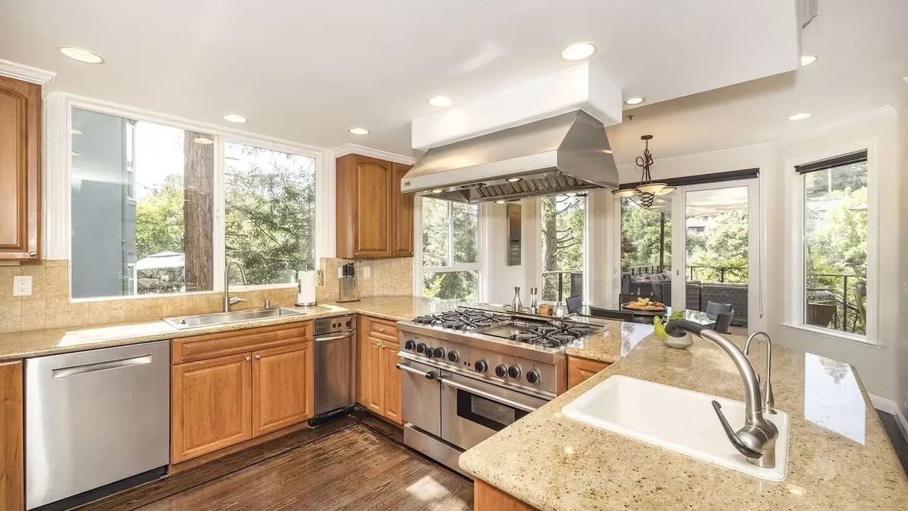 Photo of Kitchen in Emerald Hills
