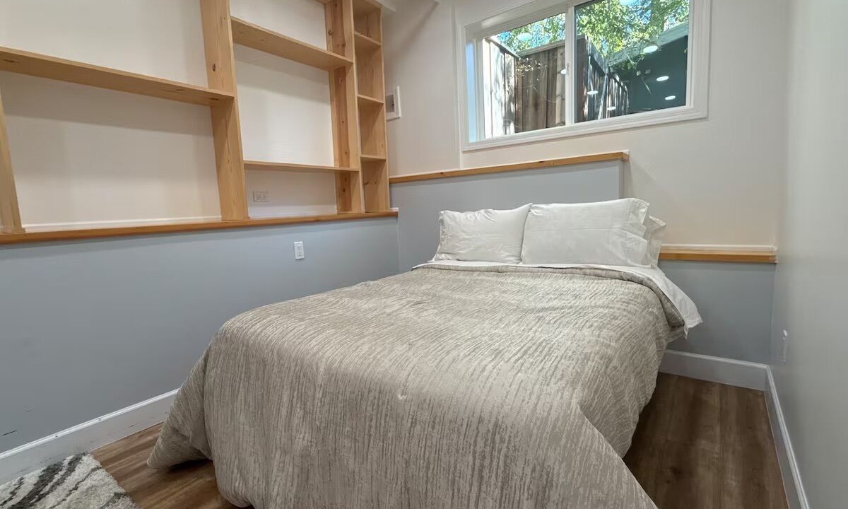 Photo of Bedroom in Emerald Hills