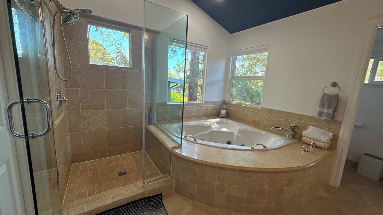 Photo of Bathroom in Emerald Hills