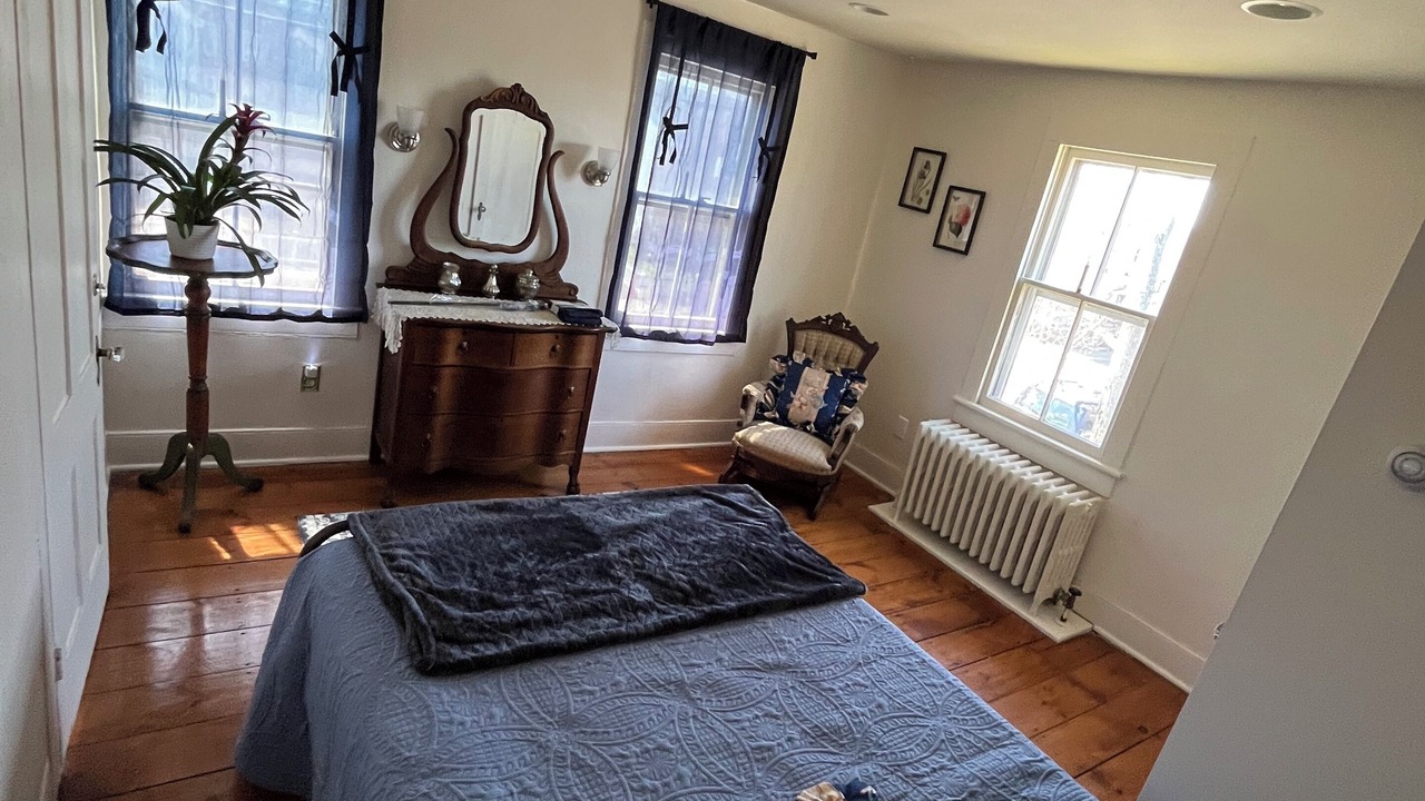 Photo of Bedroom in Gardiner