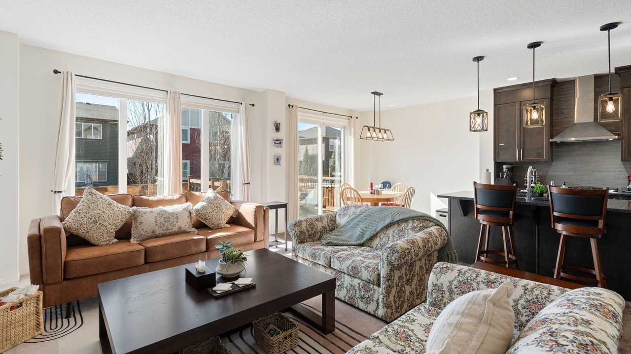 Photo of Livingroom in Cochrane