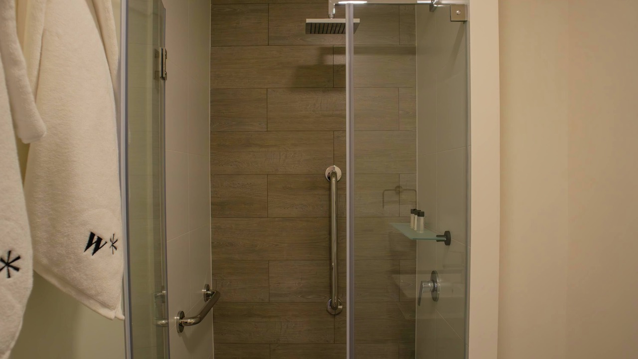 Photo of Bathroom in Leuro