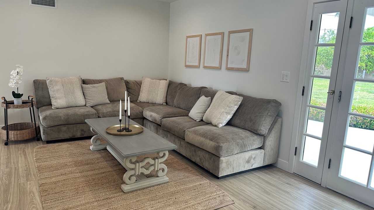 Photo of Livingroom in Northridge