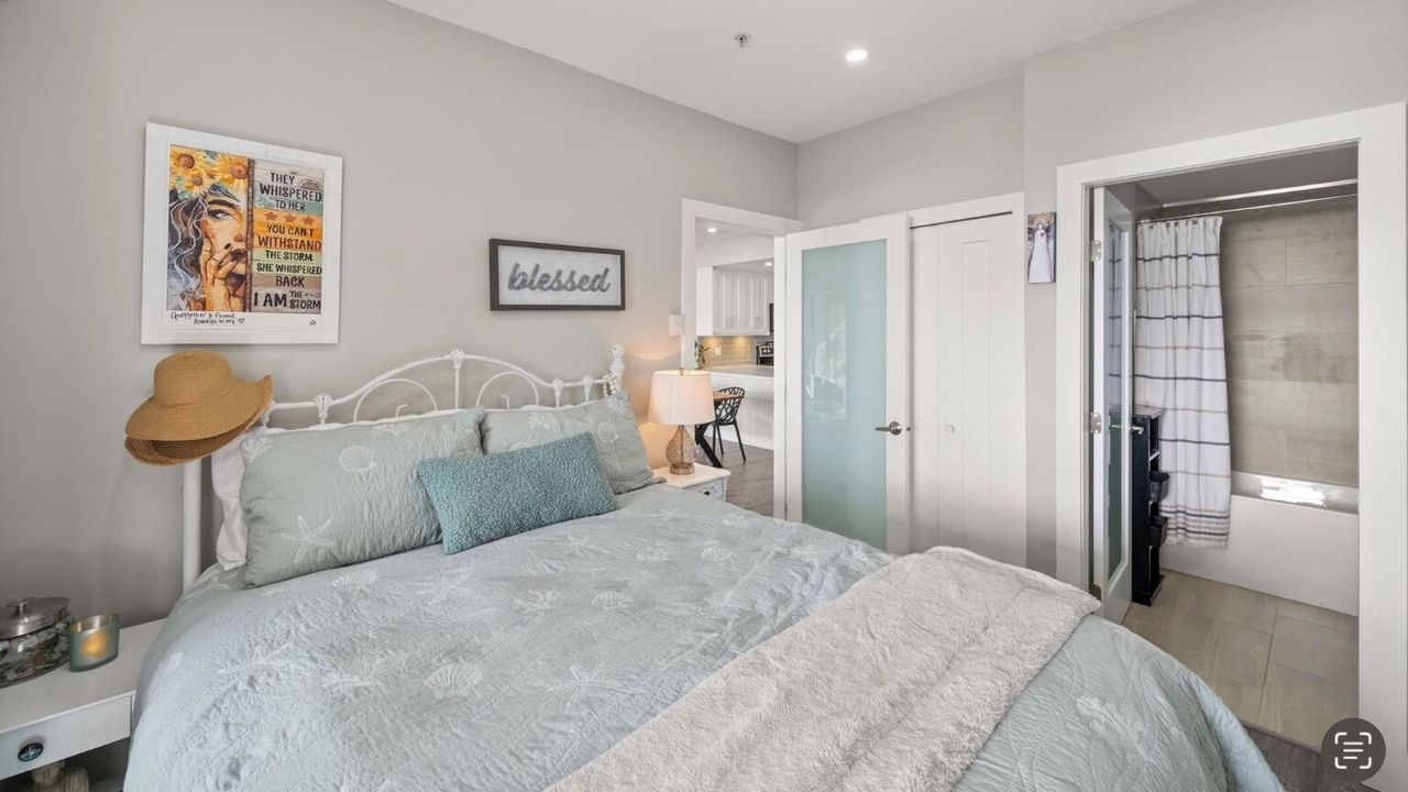 Photo of Bedroom in Metro Vancouver Regional District