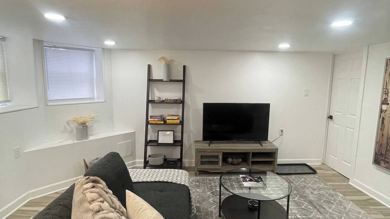 Photo of Livingroom in Edgewater