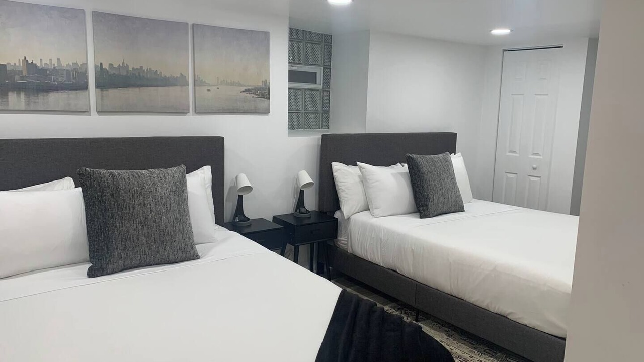 Photo of Bedroom in Edgewater