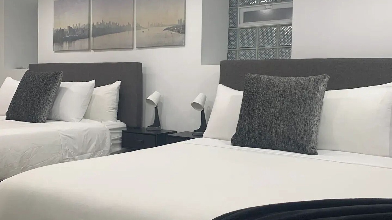 Photo of Bedroom in Edgewater