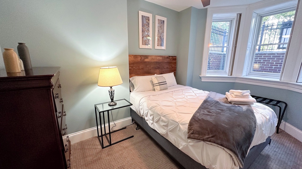 Photo of Bedroom in Near North Side