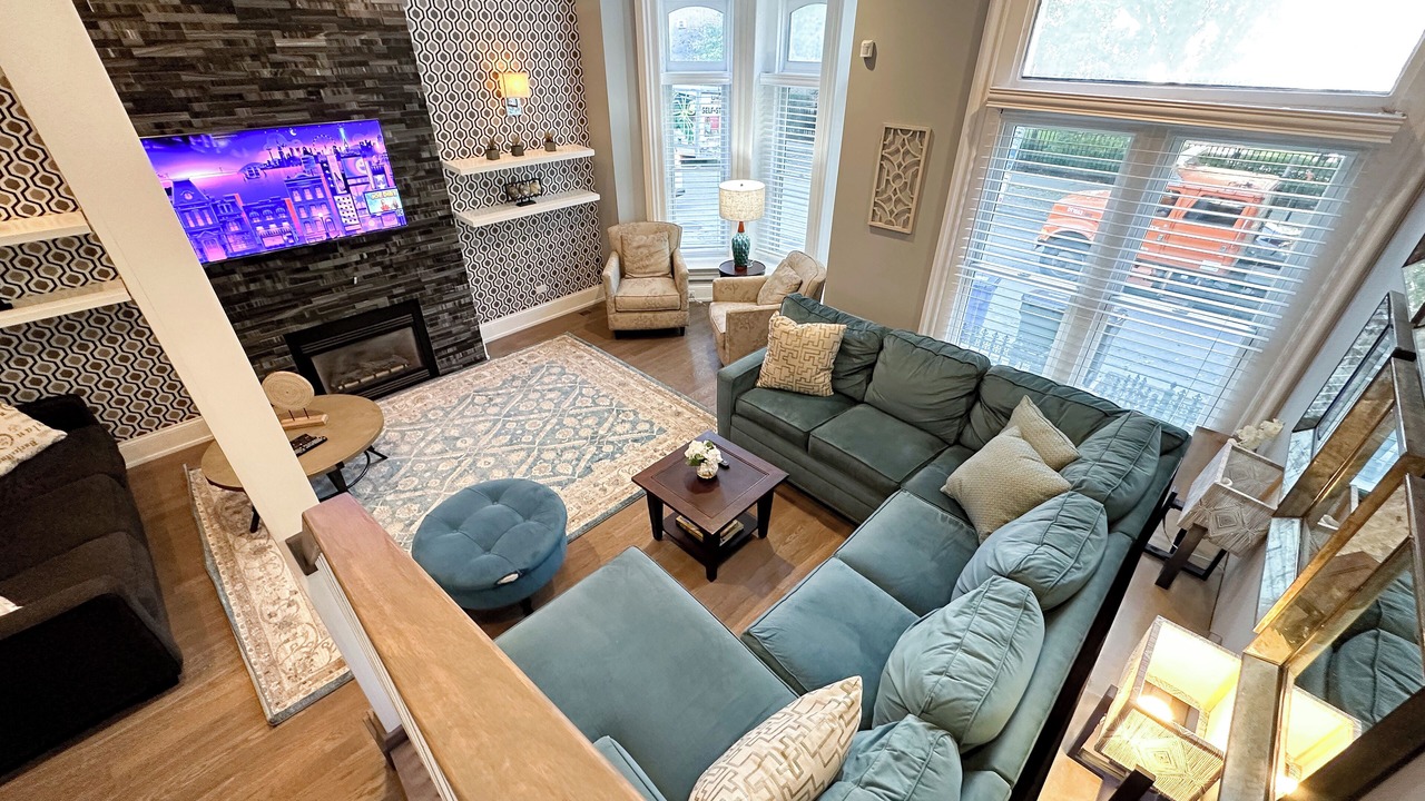 Photo of Livingroom in Near North Side