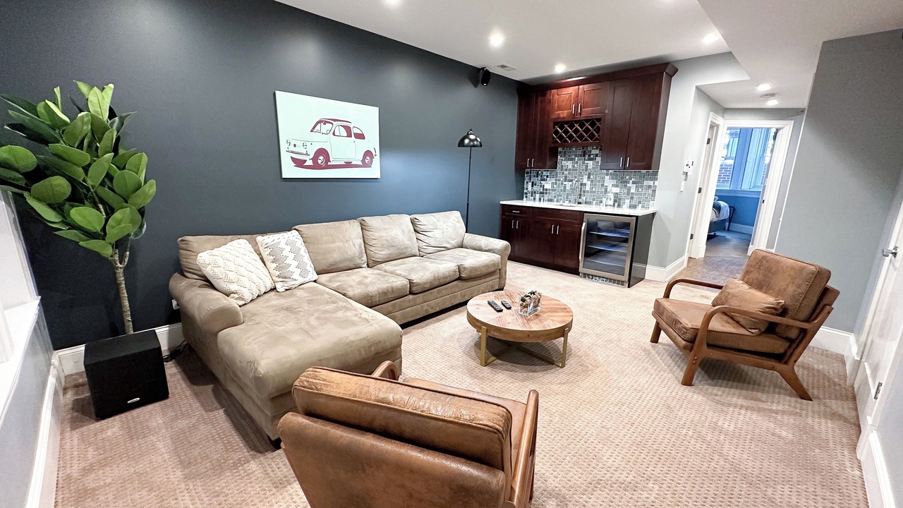 Photo of Livingroom in Near North Side