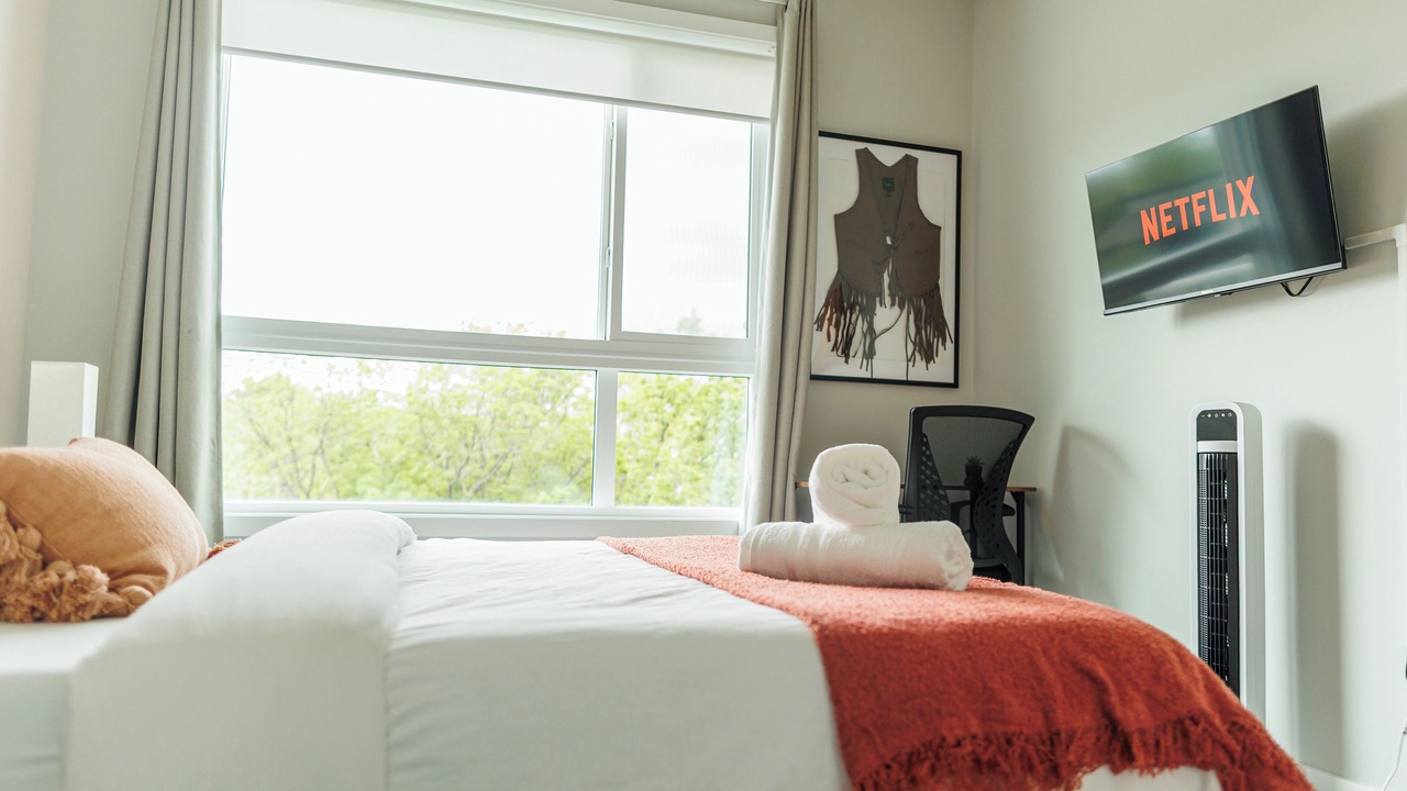 Photo of Bedroom in Inglewood