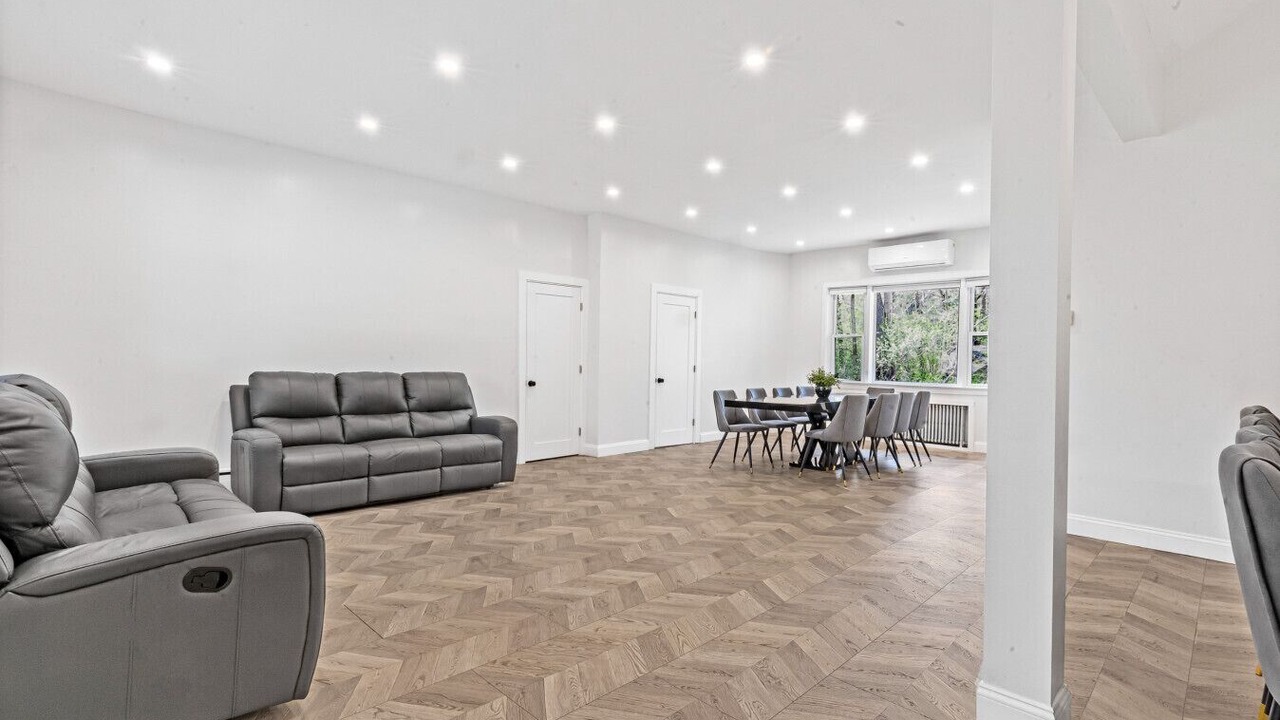 Photo of Livingroom in Woodridge