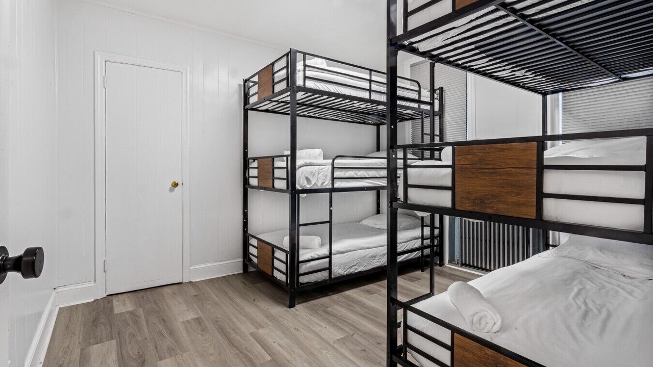 Photo of Bedroom in Woodridge