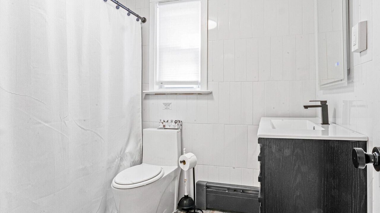 Photo of Bathroom in Woodridge