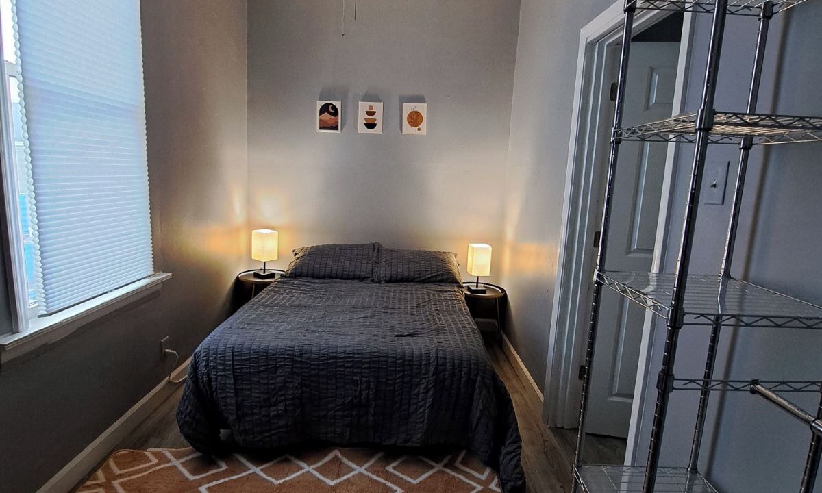 Photo of Bedroom in North Center