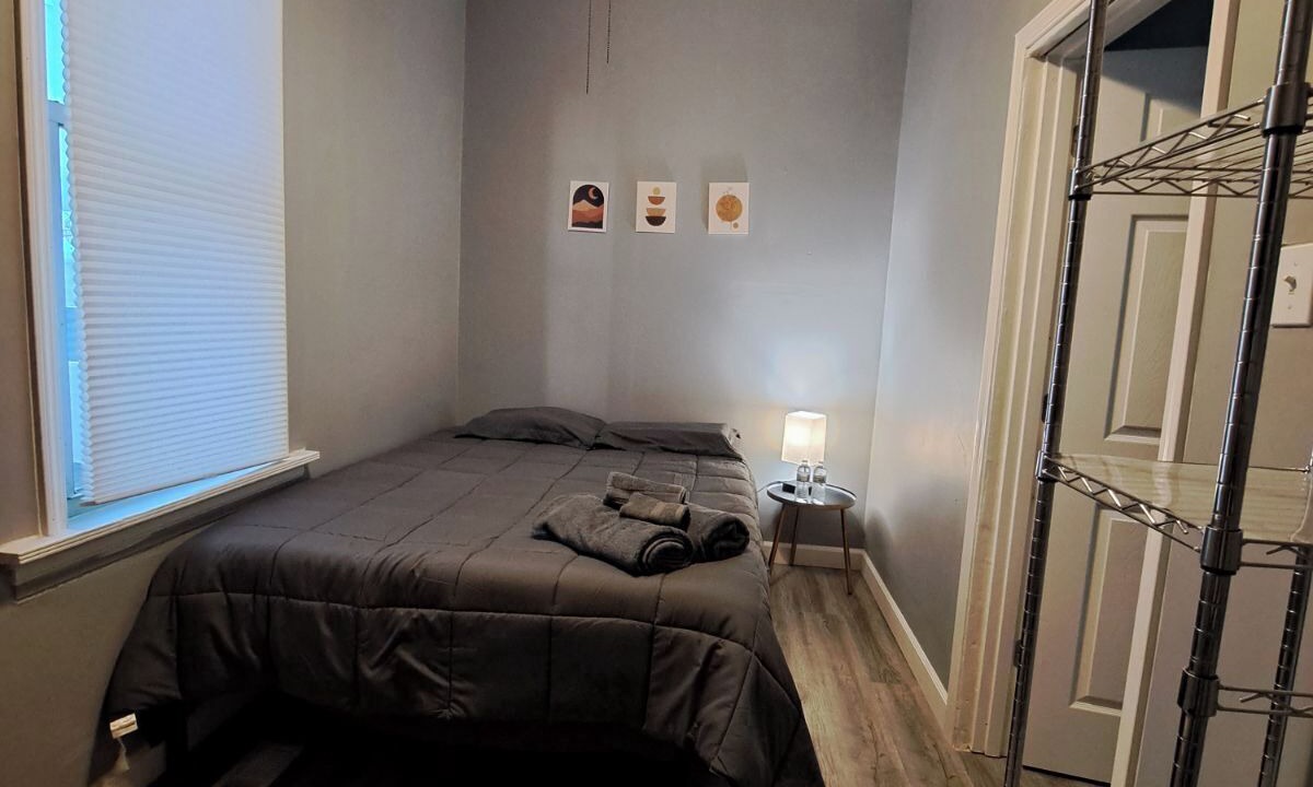 Photo of Bedroom in North Center