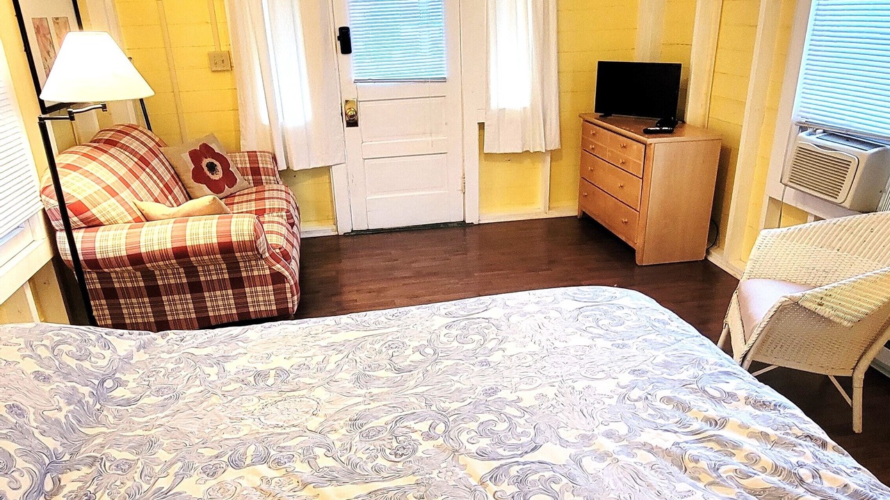 Photo of Bedroom in Onekama