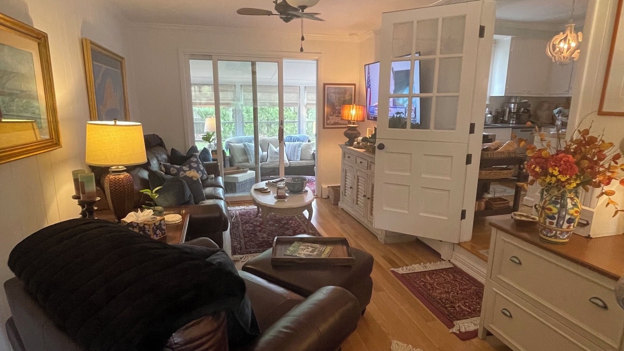 Photo of Livingroom in East Lyme