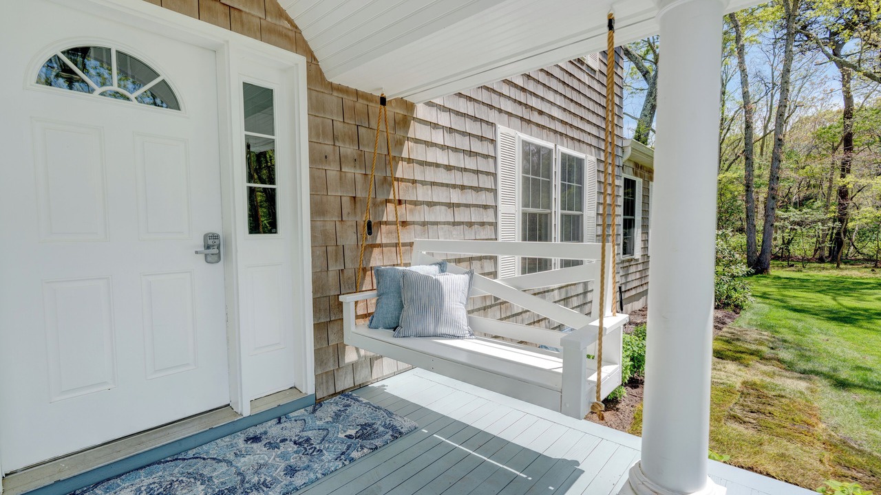 Photo of Patio Balcony in East Quogue
