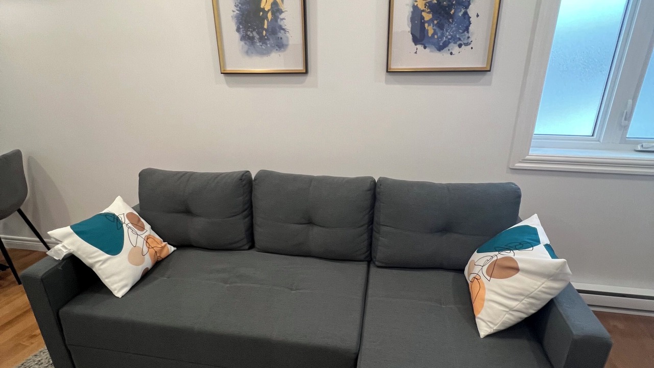 Photo of Livingroom in Laval-des-Rapides