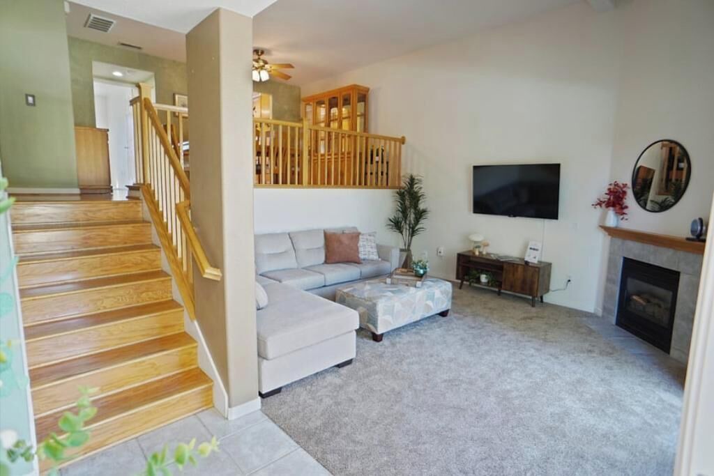 Photo of Livingroom in Stevenson Ranch