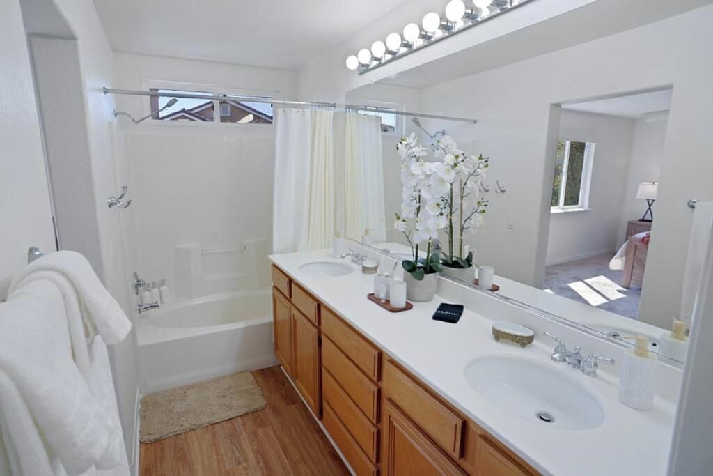 Photo of Bathroom in Stevenson Ranch