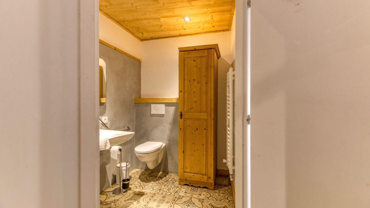 Photo of Bathroom in Oz