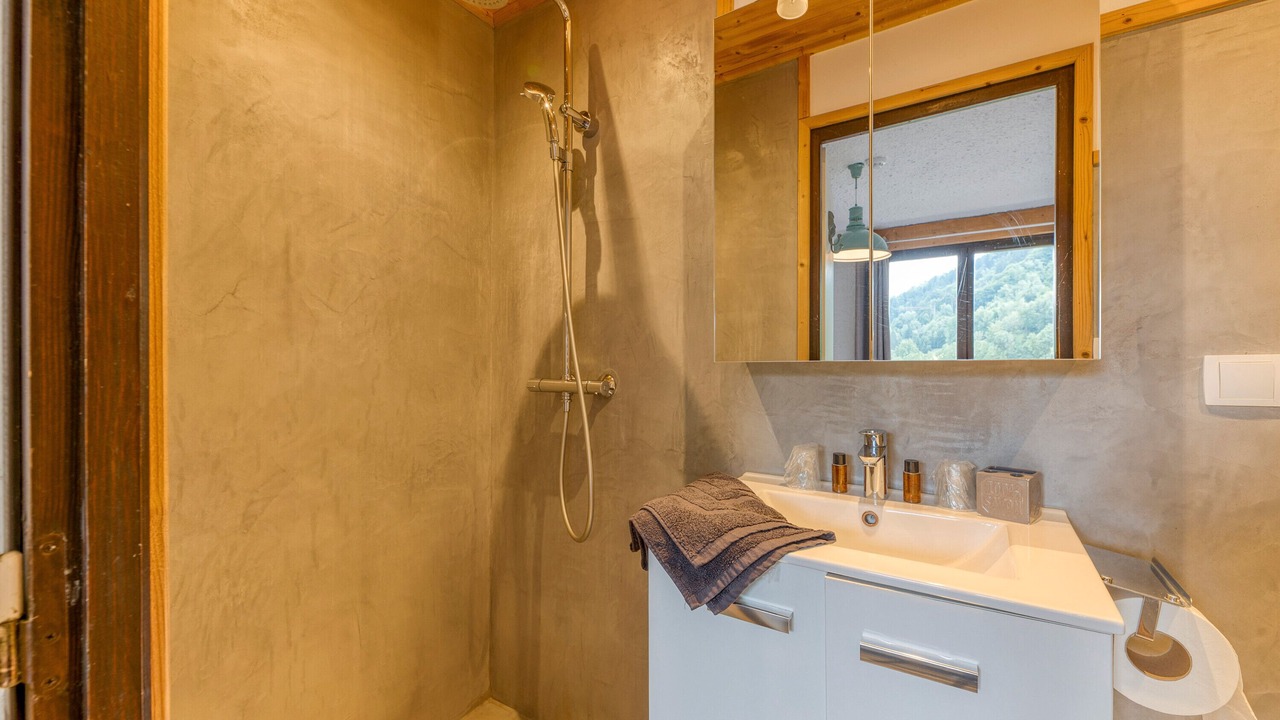 Photo of Bathroom in Oz